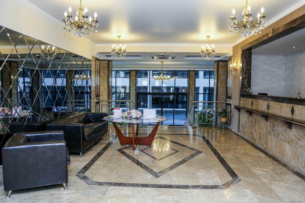 Grand Hotel Gagra Exterior foto